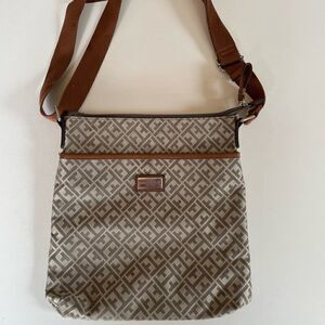 Pre-Loved Tommy Hilfiger Womens Brown and Tan Crossbody Purse